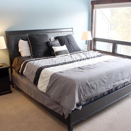 Pinecreek #E - 3 Bedroom - Pool And Hot Tub Access - Close To Town - Shuttle To Slopes 브레켄리지 외부 사진