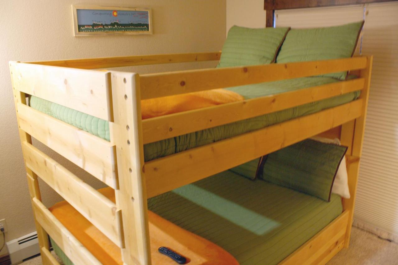 Pinecreek #E - 3 Bedroom - Pool And Hot Tub Access - Close To Town - Shuttle To Slopes 브레켄리지 외부 사진